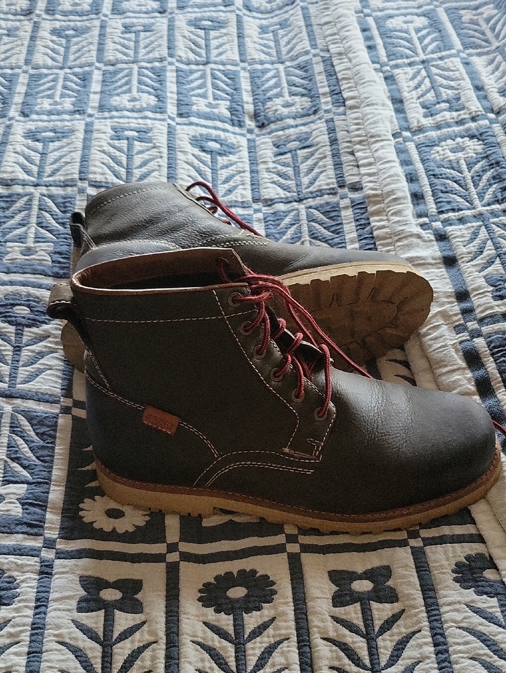 Men's Brown Leather Lace-Up Ankle Boots with Red Laces, KEEN